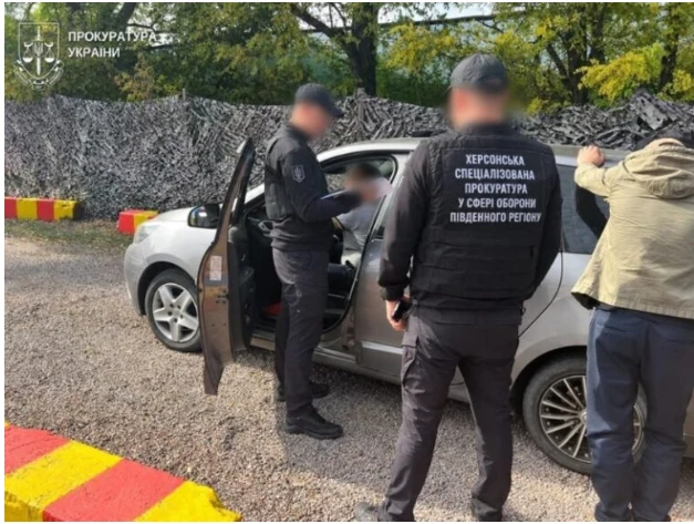 На Херсонщині 57-річного таксиста підозрюють у пособництві дезертирству