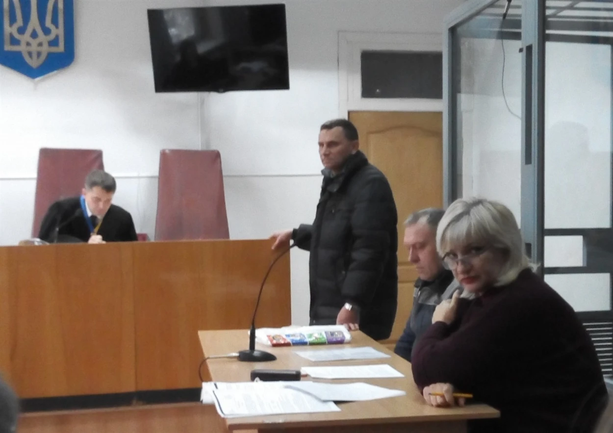 Суддя Дмитро Червоненко веде засідання у Новокаховському суді  у справі про ДТП. 2019 рік.