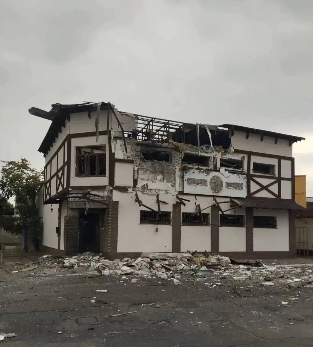 У Новій Каховці прилетіло у супермаркет, віджатий окупантами у АТБ