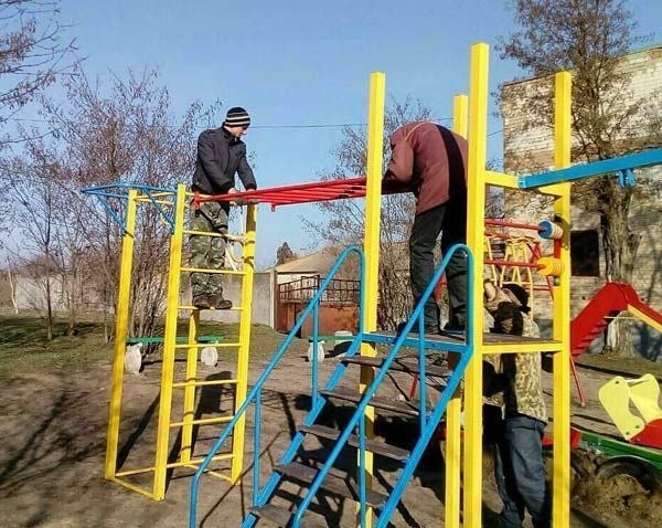 Встановлення майданчику в Дніпрянах