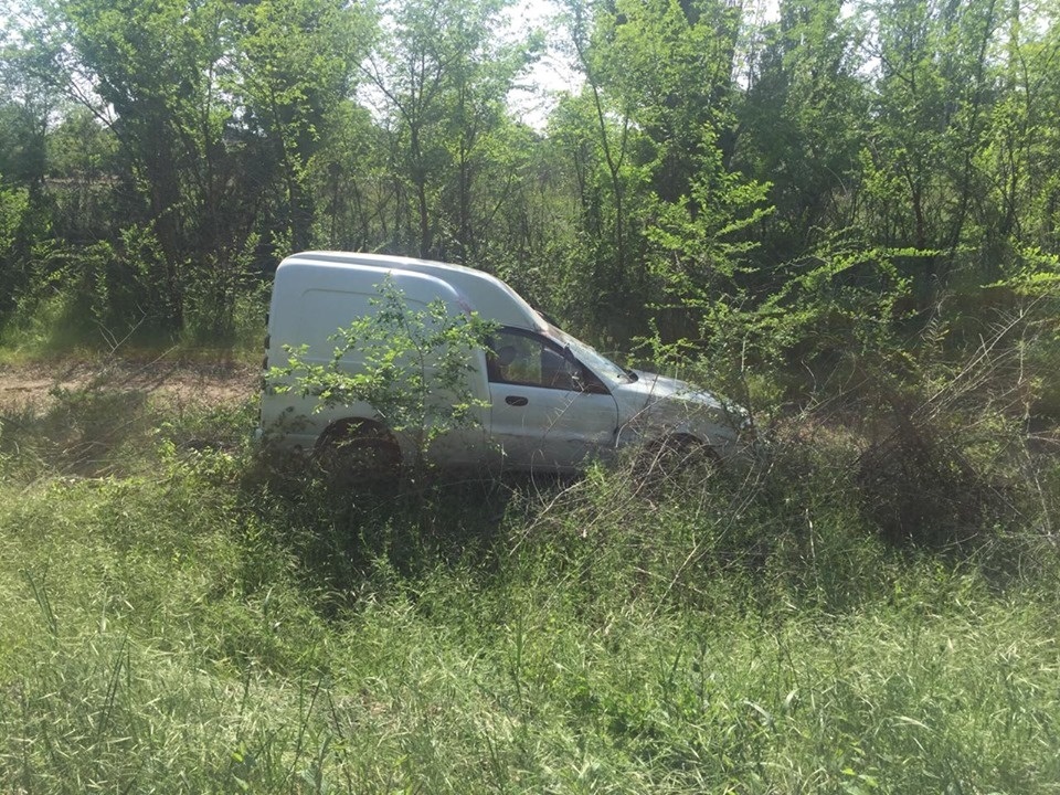 Автомобіль спинився тільки на узбіччі...
