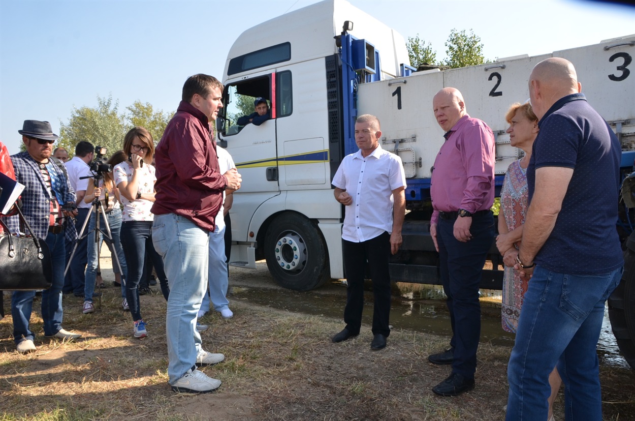 Нещодавно на заводі побував губернатор Ю. Гусєв