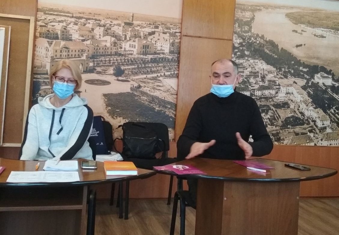 Ліворуч Анжела Литвиненко, праворуч Ігор Погорілий