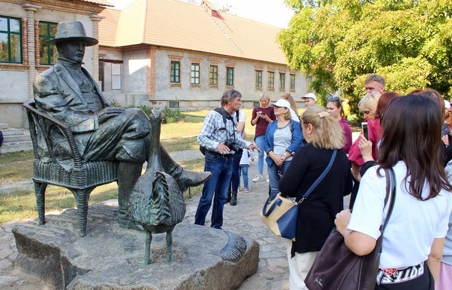 Пам'ятник Фрідріху в Асканії-Новій