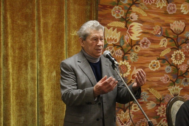 Петро Засенко під час презентації книги про григора Тютюнника в Національному музеї літератури. Грудень 2021 р. 