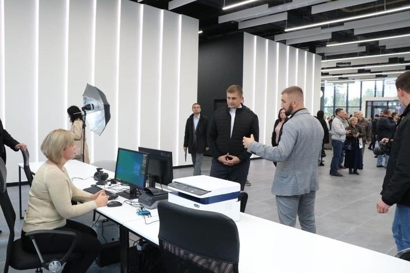 Під час відкриття ЦНАПу демонстрували робочі місця