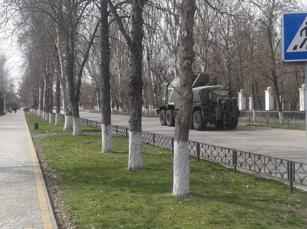Дніпровський проспект у Новій Каховці