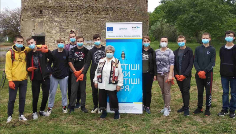 Захід по очищенню берегової смуги с. Веселого вздовж Каховського водосховища. 25 травня 2021 року