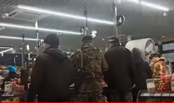 У "Соцмаркеті" - колишньому АТБ в мікрорайоні "Сокіл".