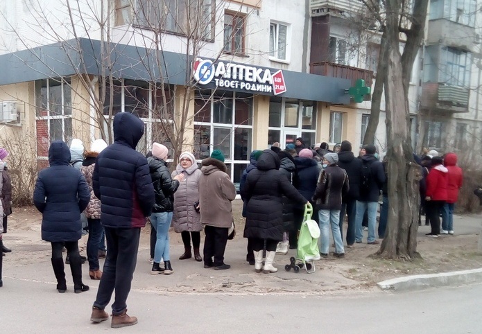 Окупація для новокаховчан почалася із черг під аптеками і магазинами
