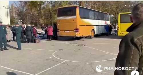 Добровільна евакуація жителів Нової Каховки до Росії. Листопад 2022 року