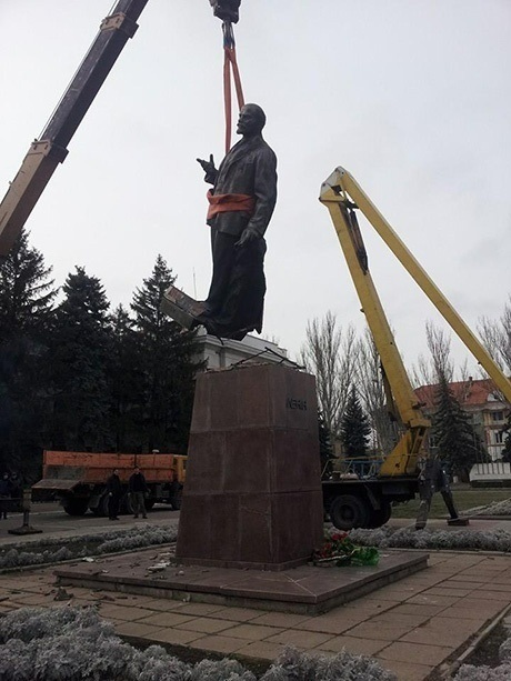 Так знімали пам'ятниик у 2014 році