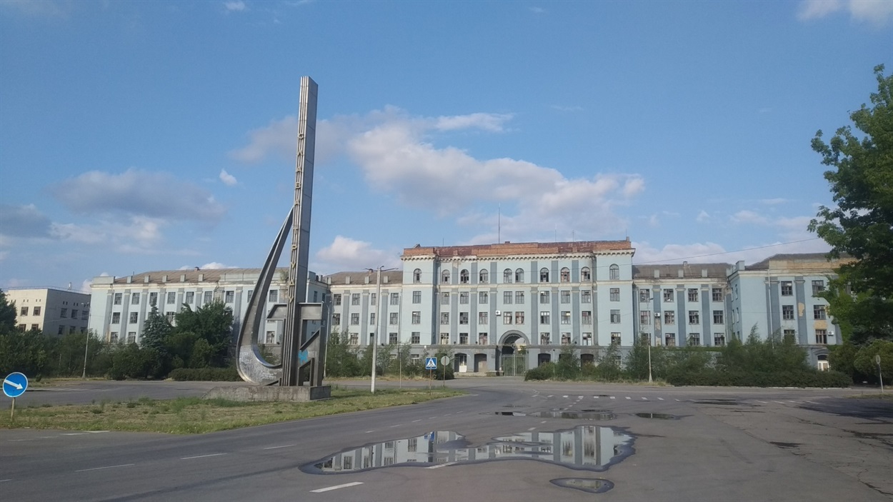 Адміністративних корпус електромашзаводу
