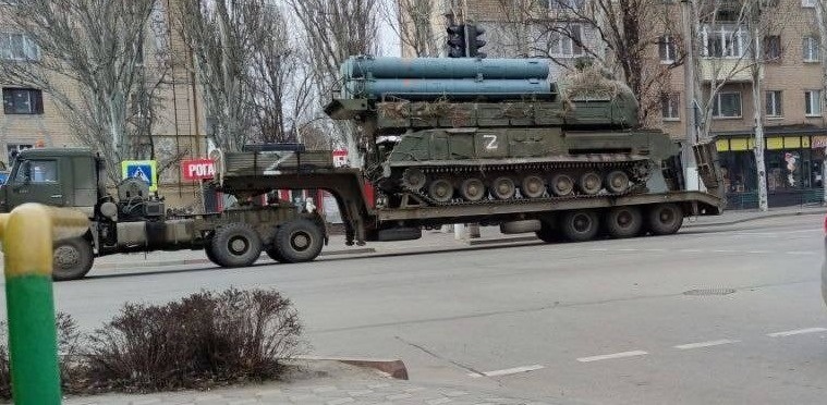 Росіяська військова техніка в Новій Каховці