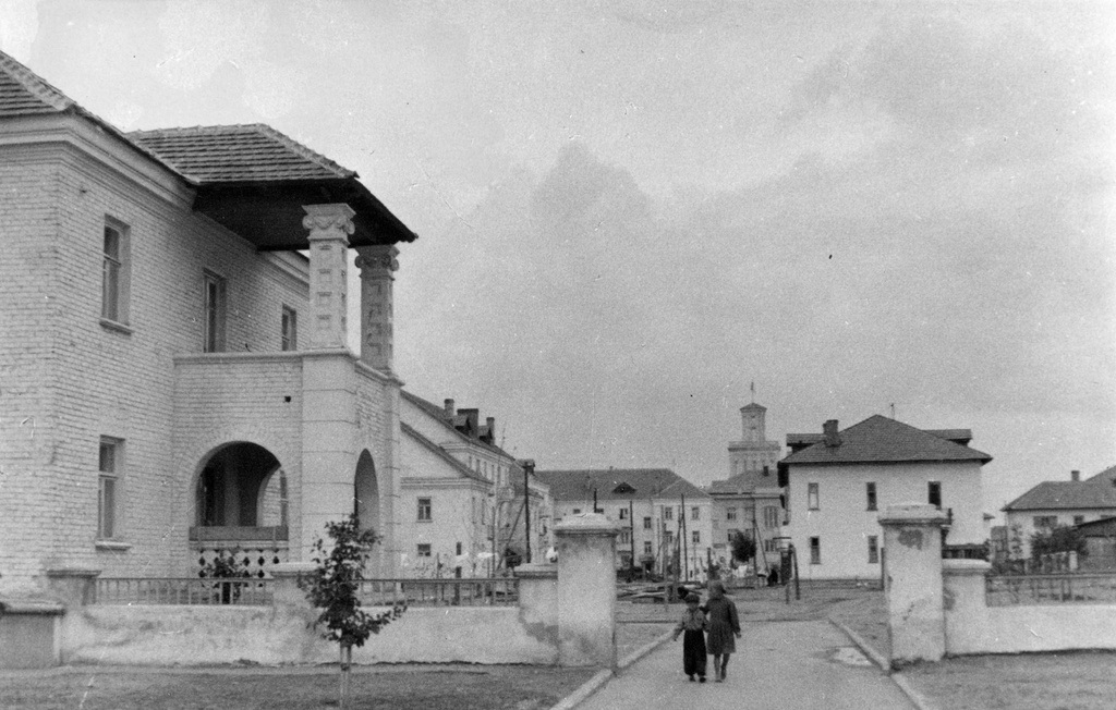 Нова Каховка, 1955-56 рік