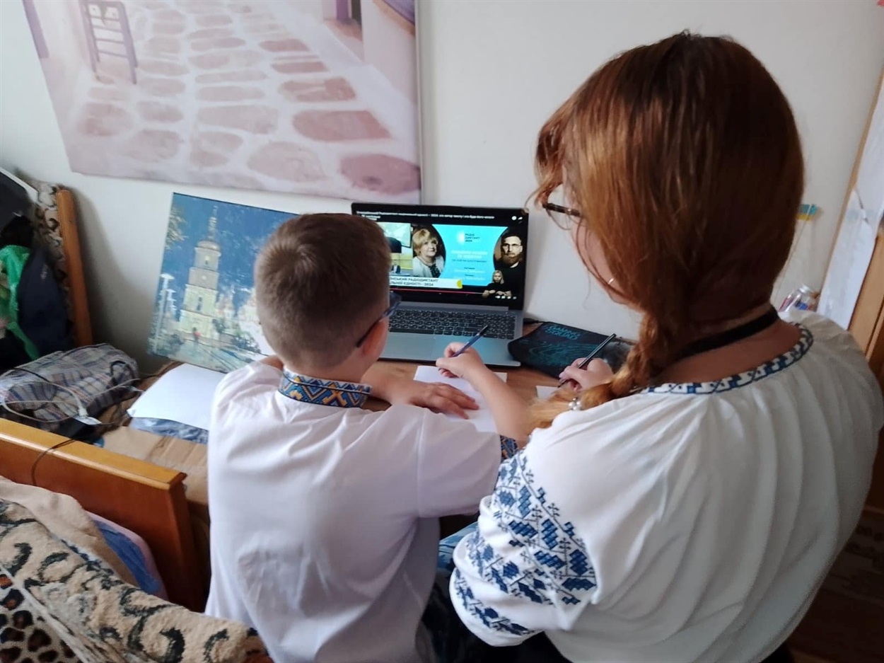 Радіодиктант писали учителі і учні