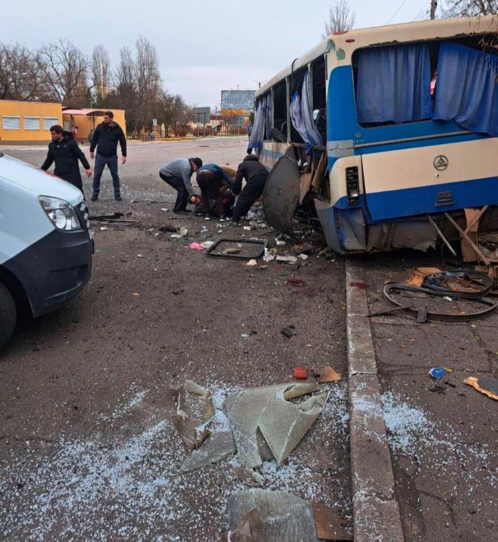 Постраждалим надають допомогу.