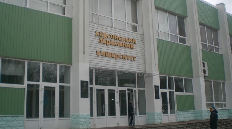 Головний корпус ХДУ до війни.