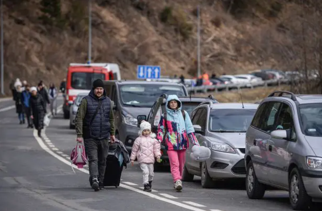 Виїзд українців з окупованих територій