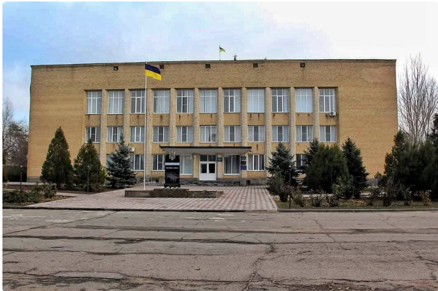 Будівля Горностаївської селищної ради.