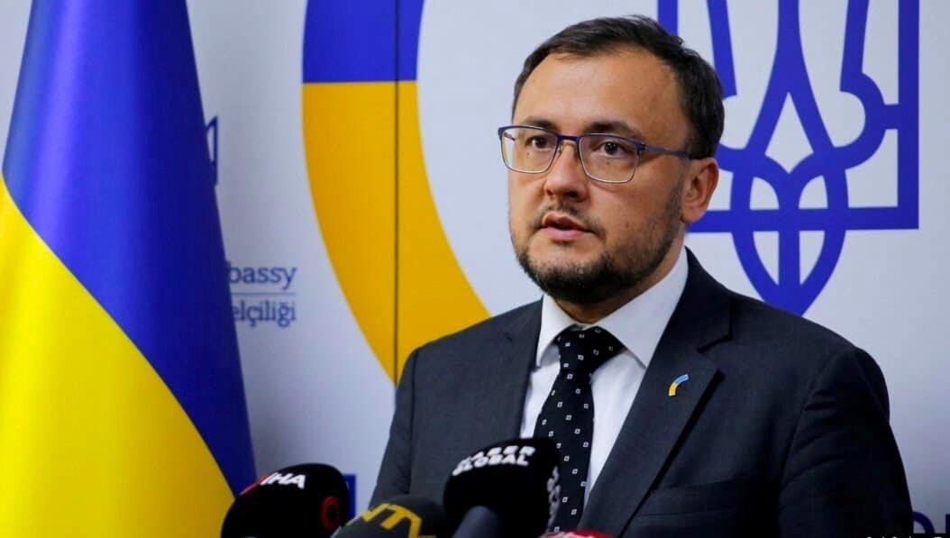Василь Бондар.