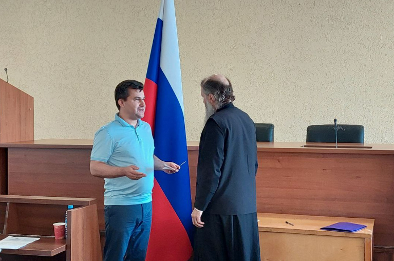 Звєрєв отримує російський паспорт.