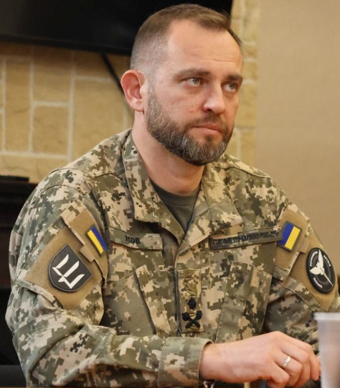 Дмитро Усов.