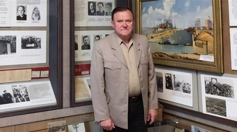 Віктор Васильєв у музеї.