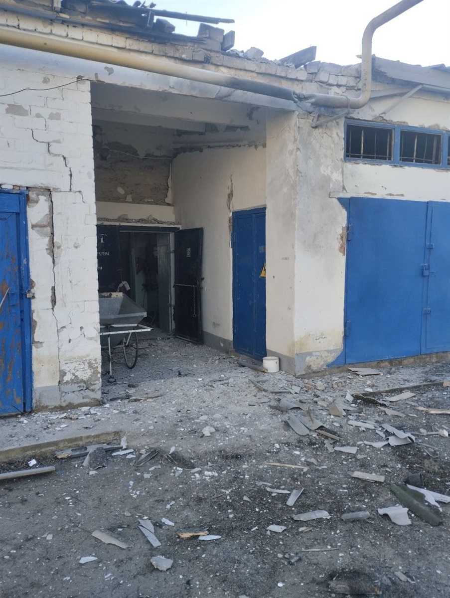 У Новій Каховці міняють адресні таблички, в Каховці пошкодженя котельня