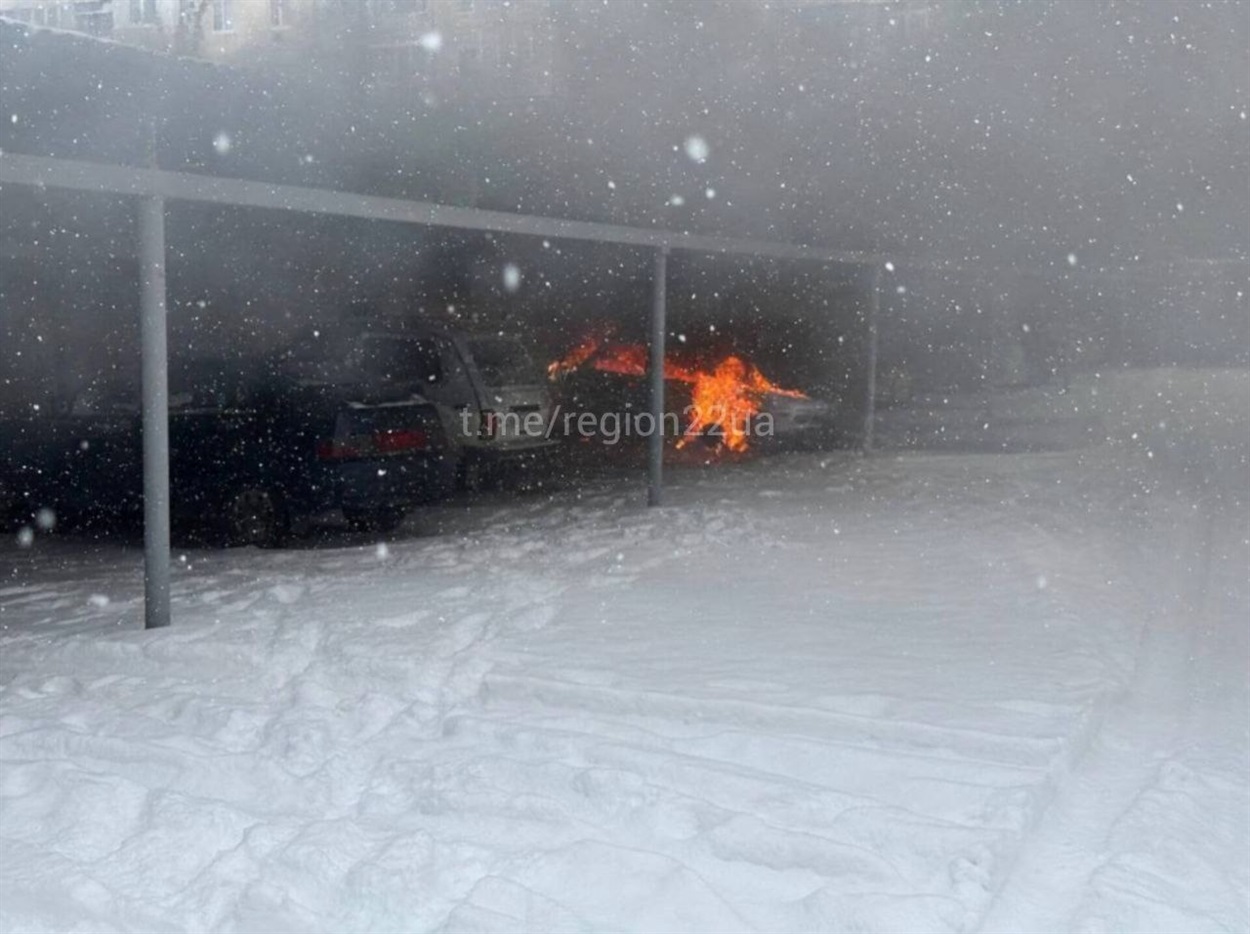 Нова Каховка: без світла, води і під обстрілами