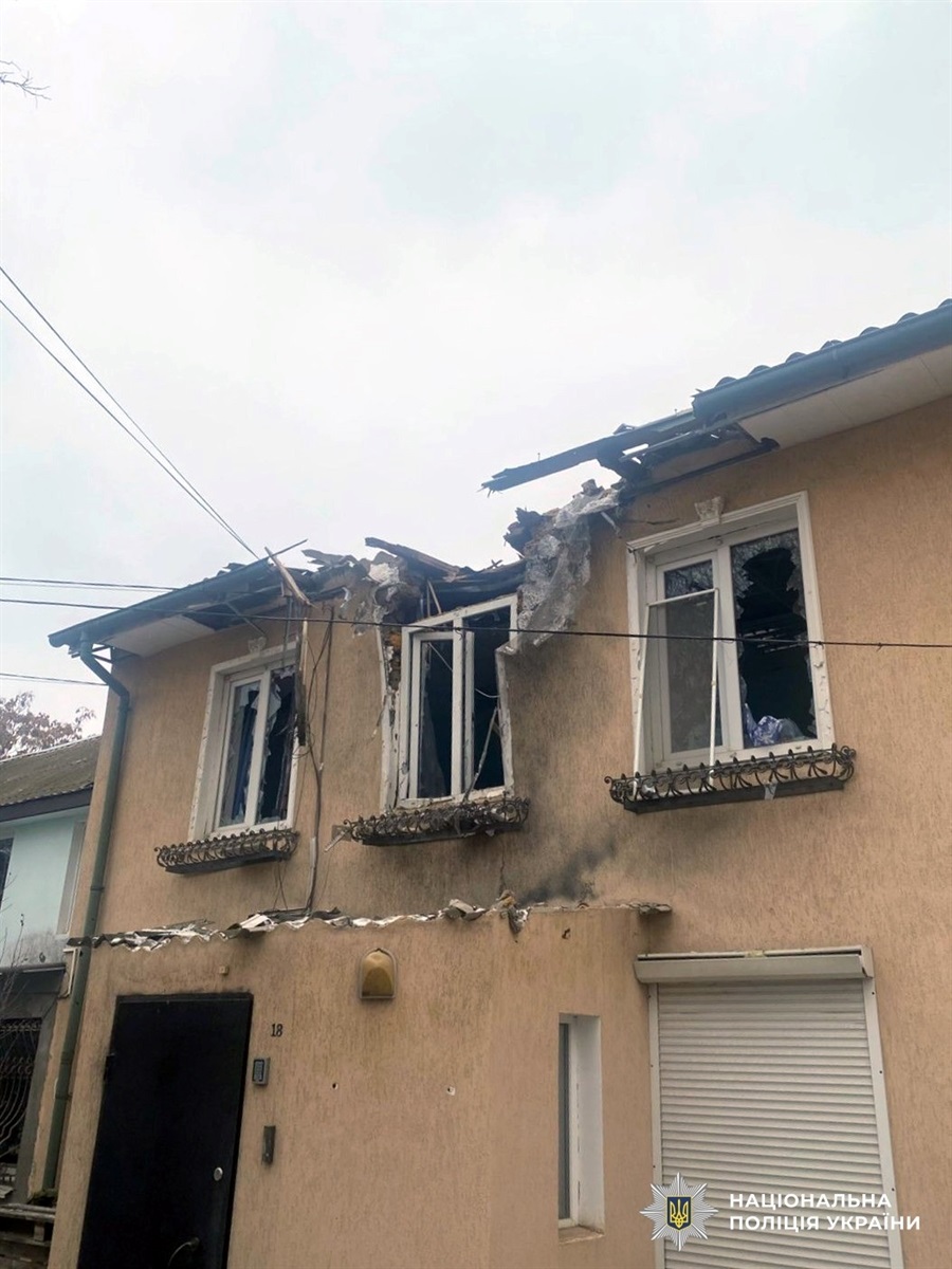 Ворог атакував 25 населених пунктів Херсонщини: 1 загиблий, 18 поранених, пошкоджені 83 будинки
