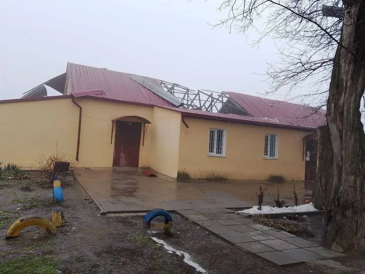 Перекриті дороги і перші проліски - новини з Нової Каховки