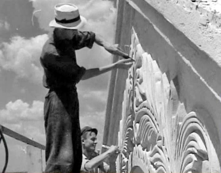 Григорій Довженко створює в Новій Каховці архілектурні орнаменти.