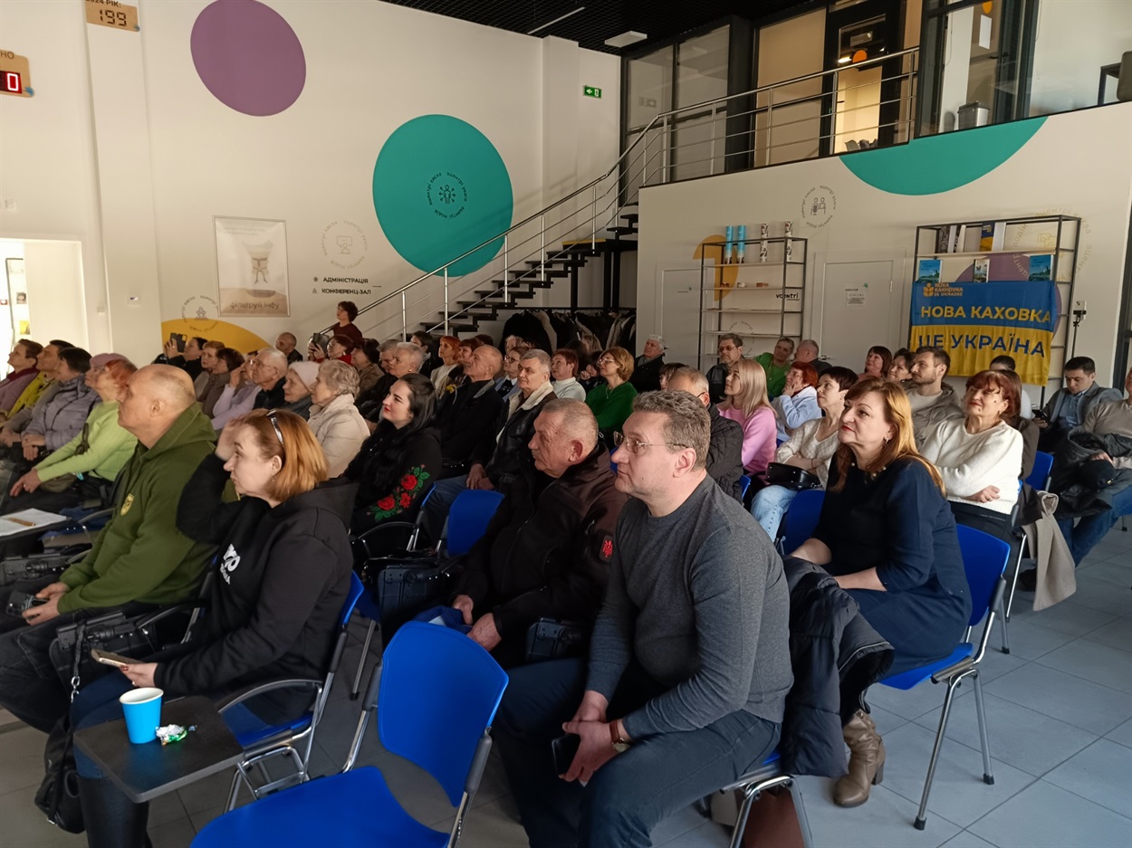 Тиха ностальгія, світлий сум: як жителі Нової Каховки відзачили 74-у річницю міста