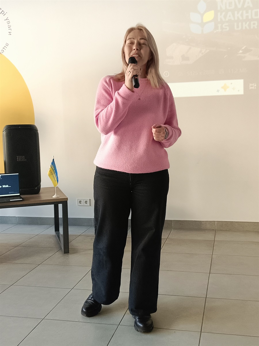 Тиха ностальгія, світлий сум: як жителі Нової Каховки відзачили 74-у річницю міста