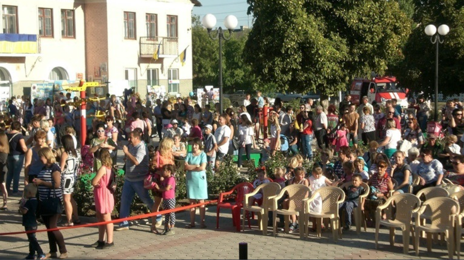 Місту Таврійську - 43 роки: минуле і теперішнє