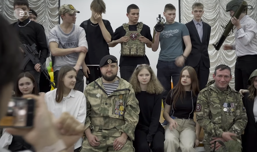 У дитячому таборі організовують зустрічі дітей з "героями СВО".