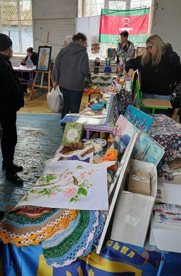 Каховська і Новокахоська громади взяли участь у благодійному ярмарку на підтримку ЗСУ