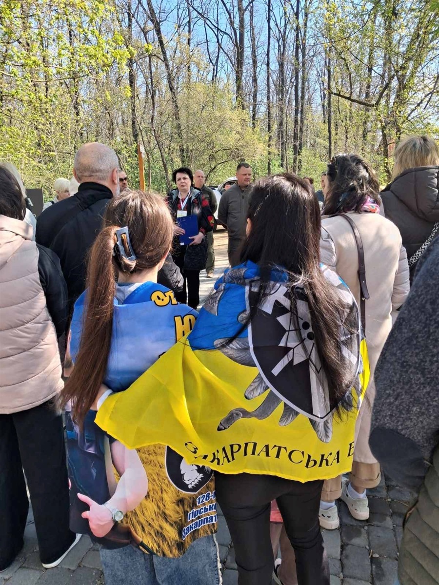 Педагоги Нової Каховки взяли участь у заході «Дерево Героя» на Київщині