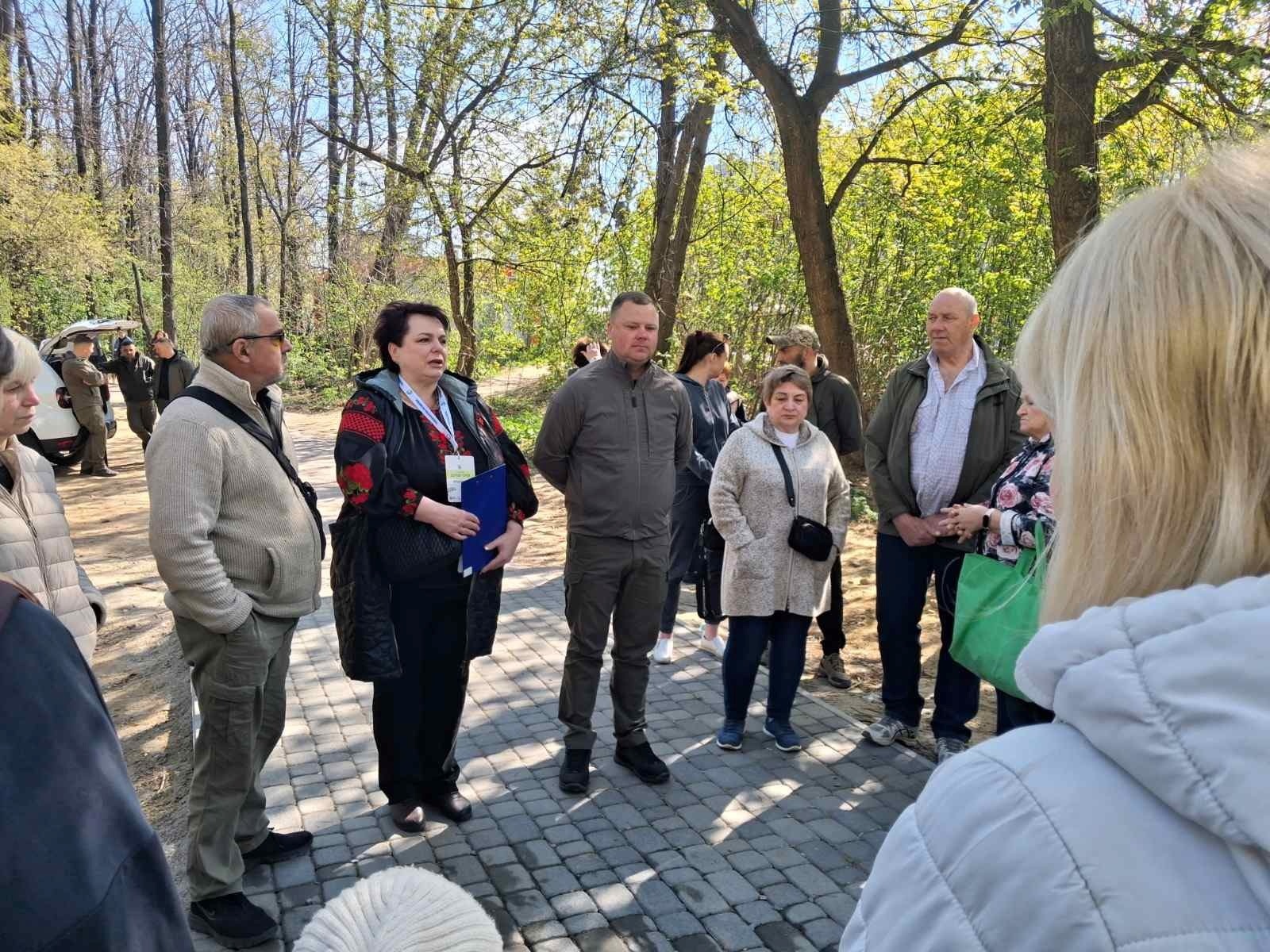 Педагоги Нової Каховки взяли участь у заході «Дерево Героя» на Київщині