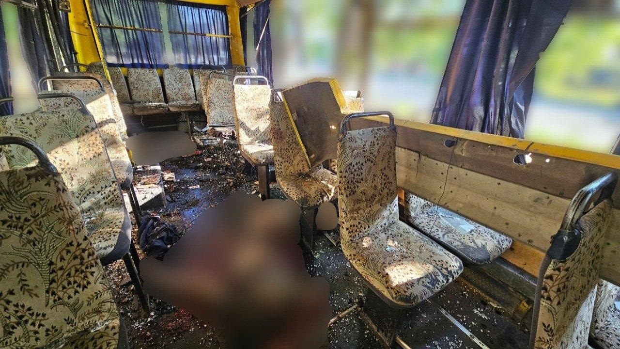 Вранці ворог атакував безпілотником маршрутку в Херсоні: є загиблі та поранені