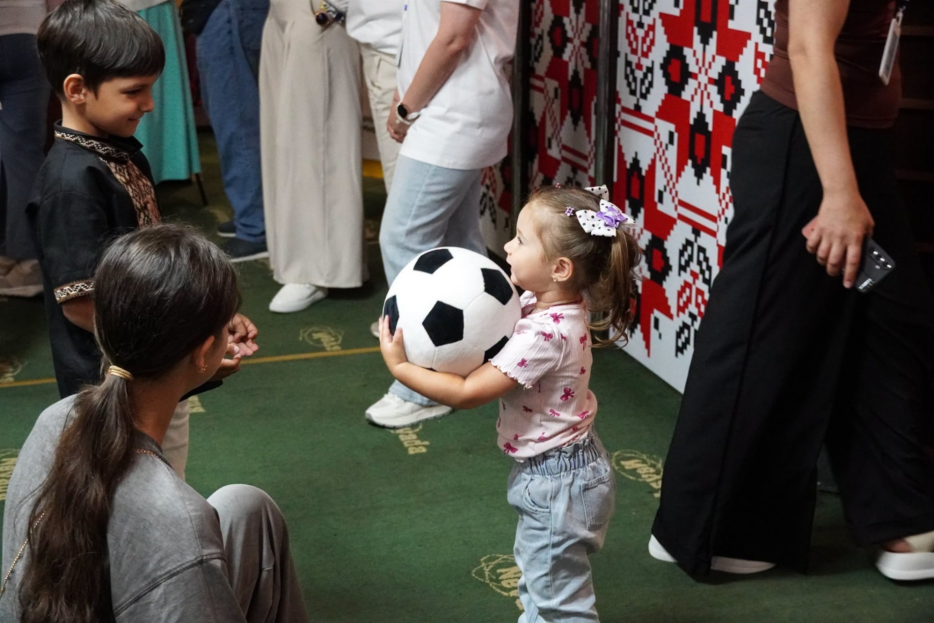 «Вільні разом»: в Ужгороді відкрили осередoк підтримки ВПО з Херсонцщини