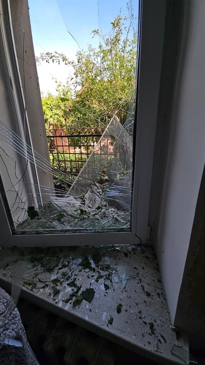 У Херсоні ранок почався з масованого ворожого обстрілу: є жертви