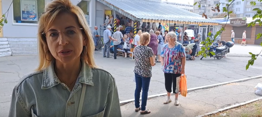 Олена Дмитрук під час виборчої кампанії на ТОТ Херсонщини 2022 року.