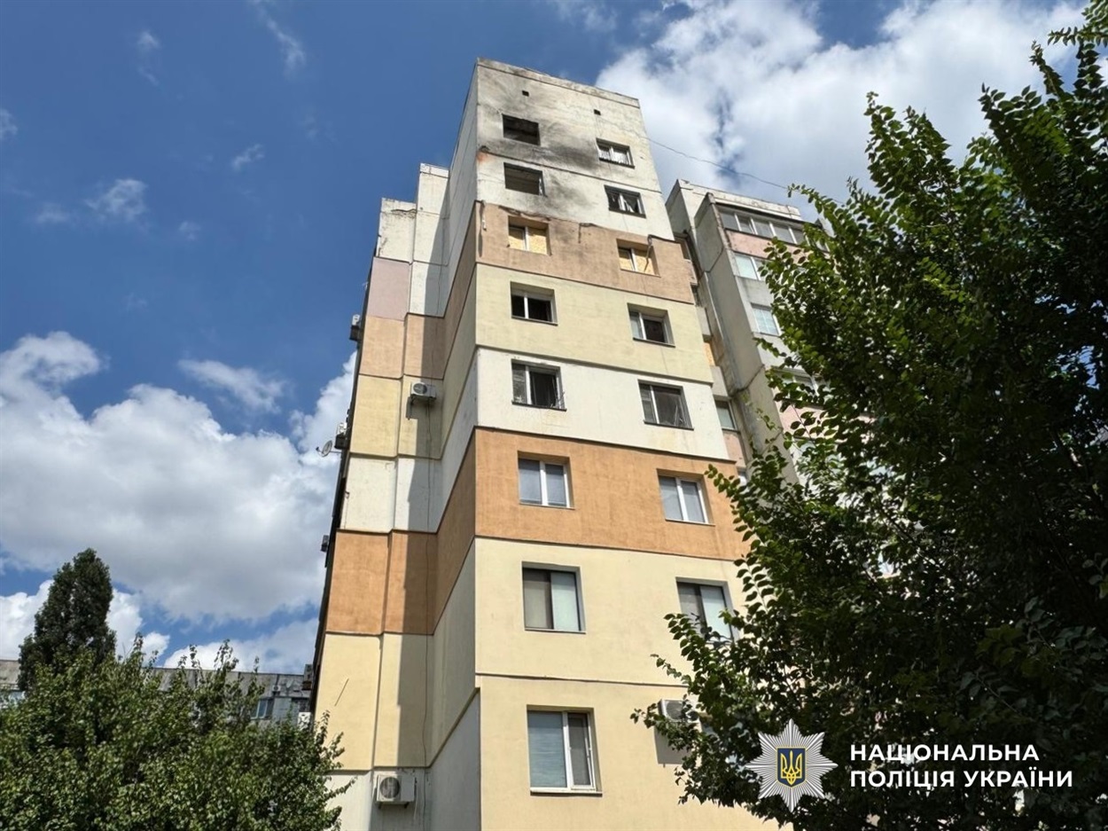 Загарбники обстріляли понад 30 міст і сіл Херсонщини: 14 поранених, пошкоджені будинки