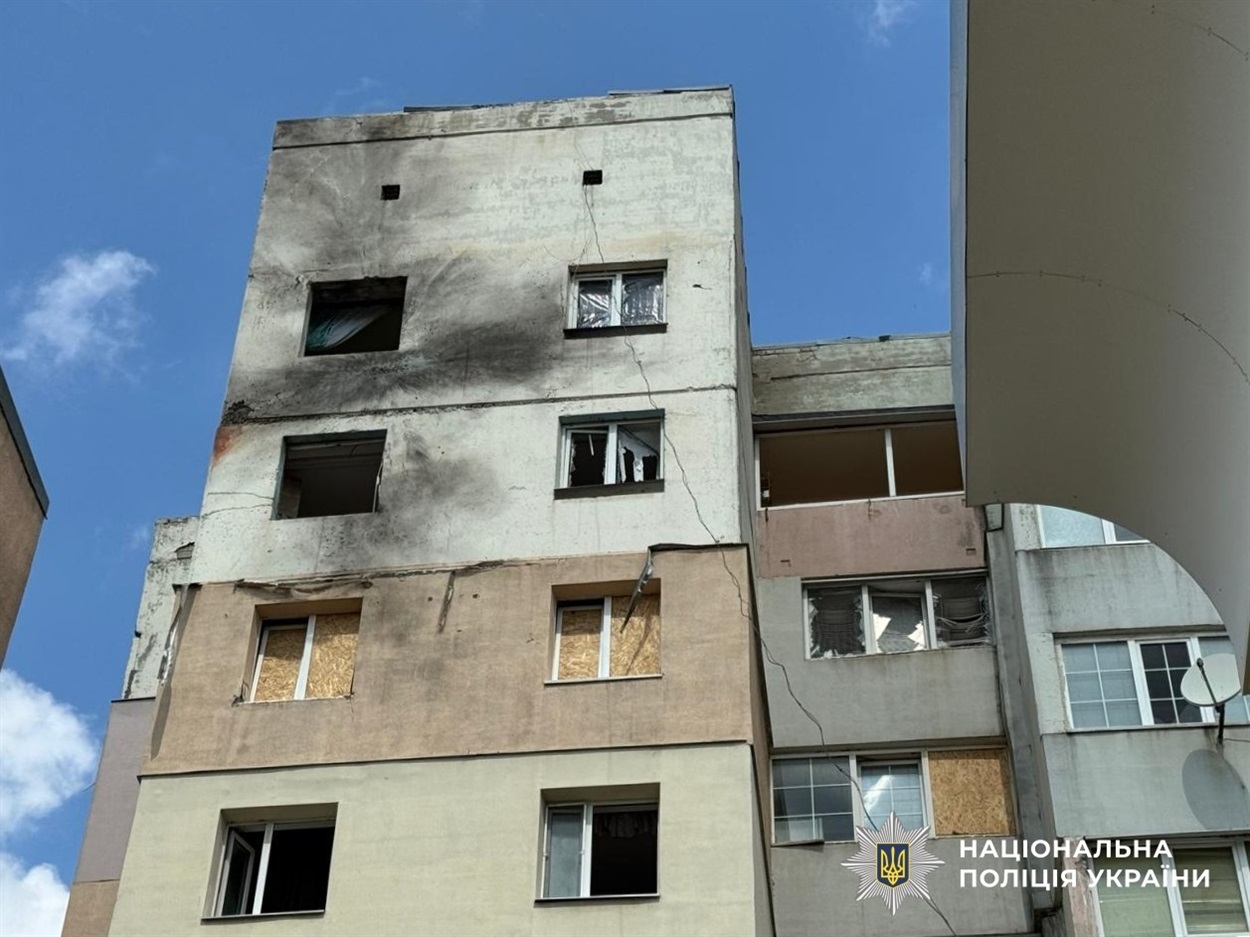 Загарбники обстріляли понад 30 міст і сіл Херсонщини: 14 поранених, пошкоджені будинки